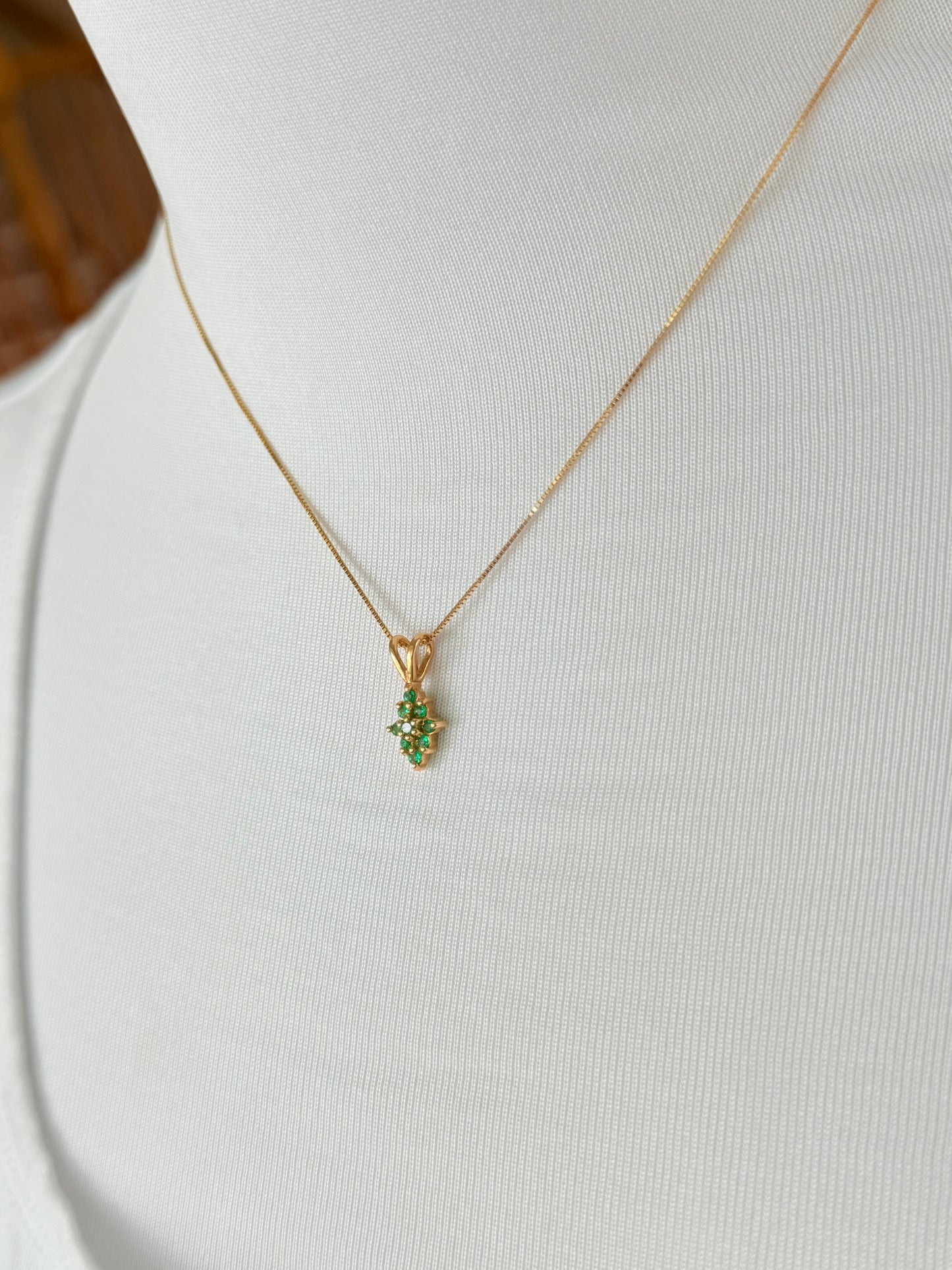 Pine Shape Colombian Emerald & Diamond charm & Solid Gold 18K Italian