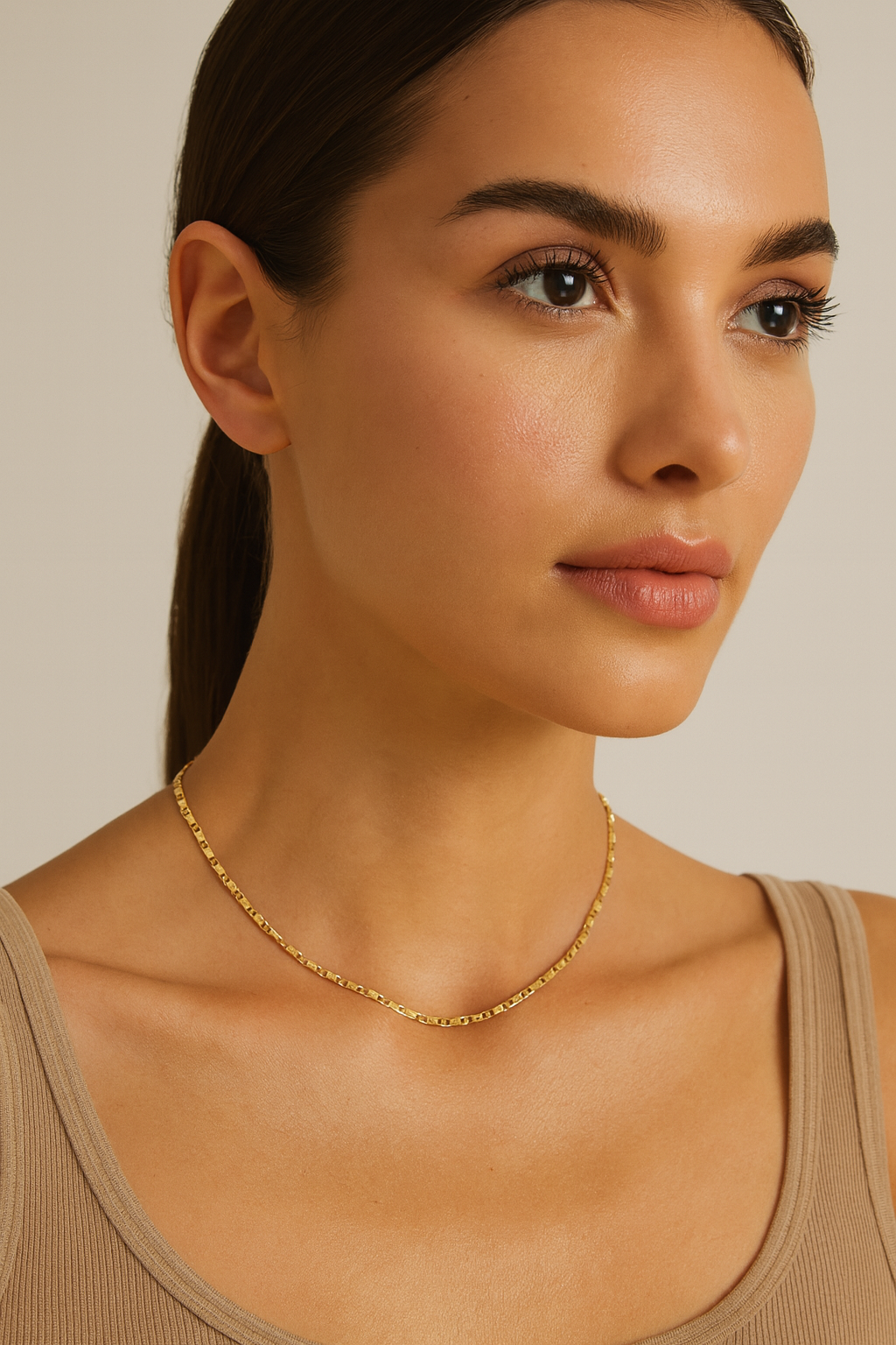 Collar de cadena Valentino chapado en oro auténtico de 18 quilates