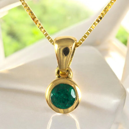 Circle Shape Colombian Emerald charm  Italian Solid Gold 18K